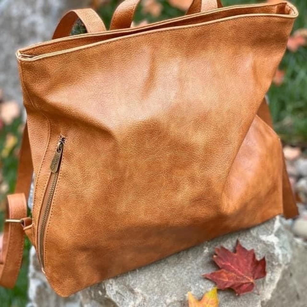 Thirty-One Gifts High Street Backpack - Retired - NWOT Camel Pebble
